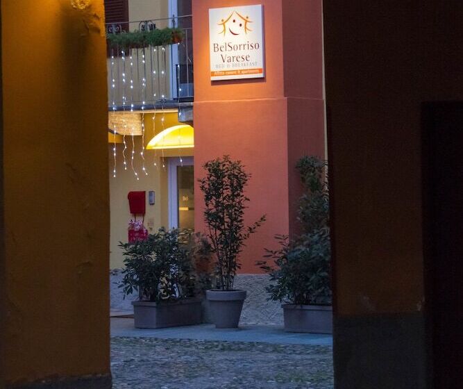 پانسیون Belsorrisovarese Elegance City Residence Private Parking  With Reservation