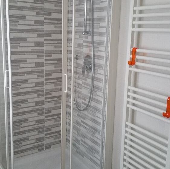 پانسیون Belsorrisovarese Elegance City Residence Private Parking  With Reservation