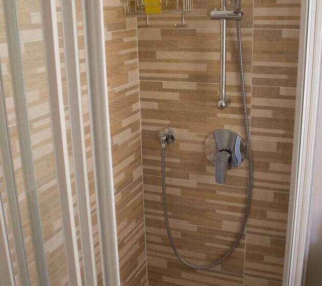 پانسیون Belsorrisovarese Elegance City Residence Private Parking  With Reservation