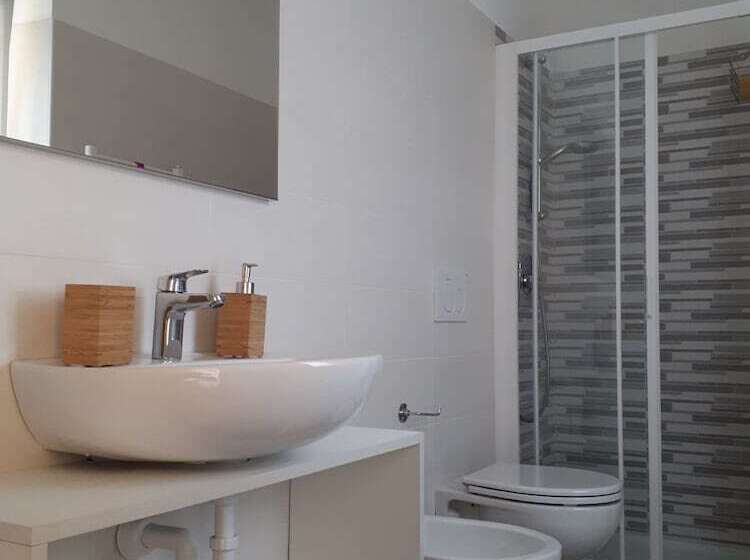 پانسیون Belsorrisovarese Elegance City Residence Private Parking  With Reservation