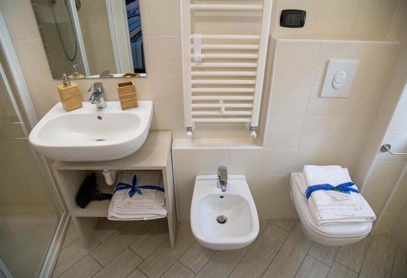 پانسیون Belsorrisovarese Elegance City Residence Private Parking  With Reservation