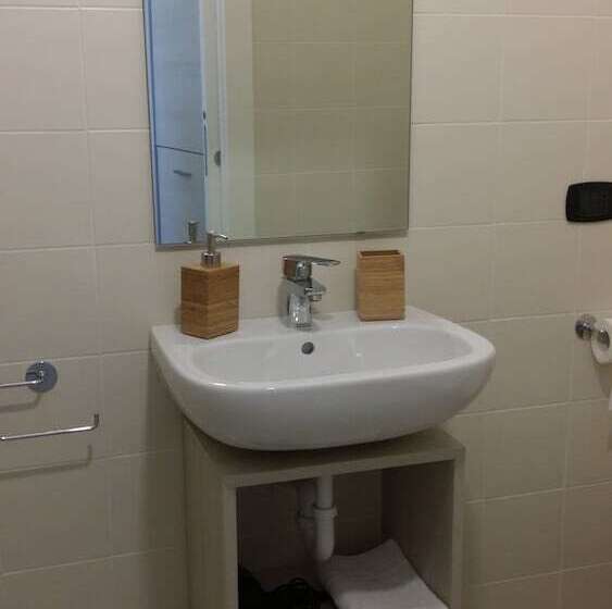 پانسیون Belsorrisovarese Elegance City Residence Private Parking  With Reservation