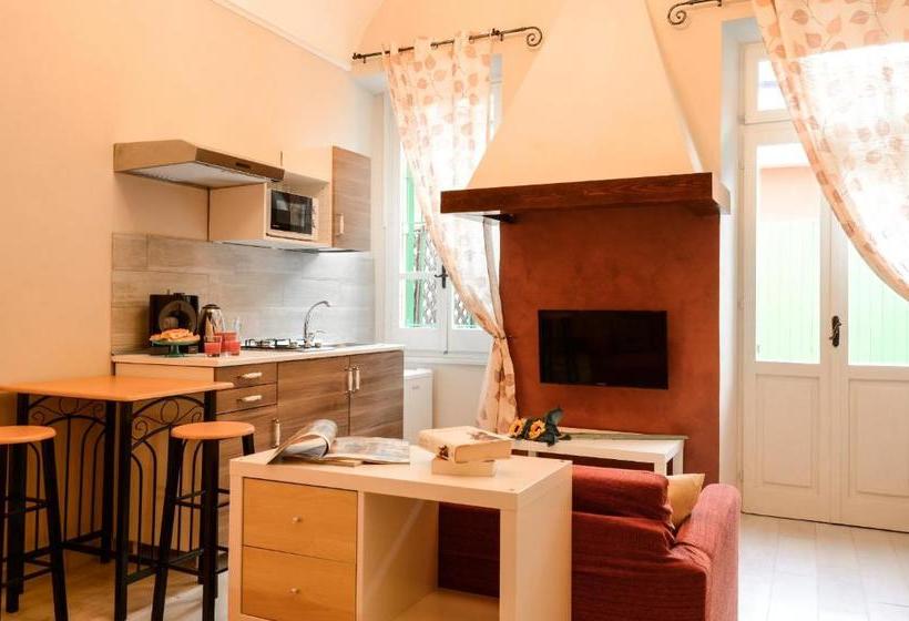 بنسيون Casa Scola Loano