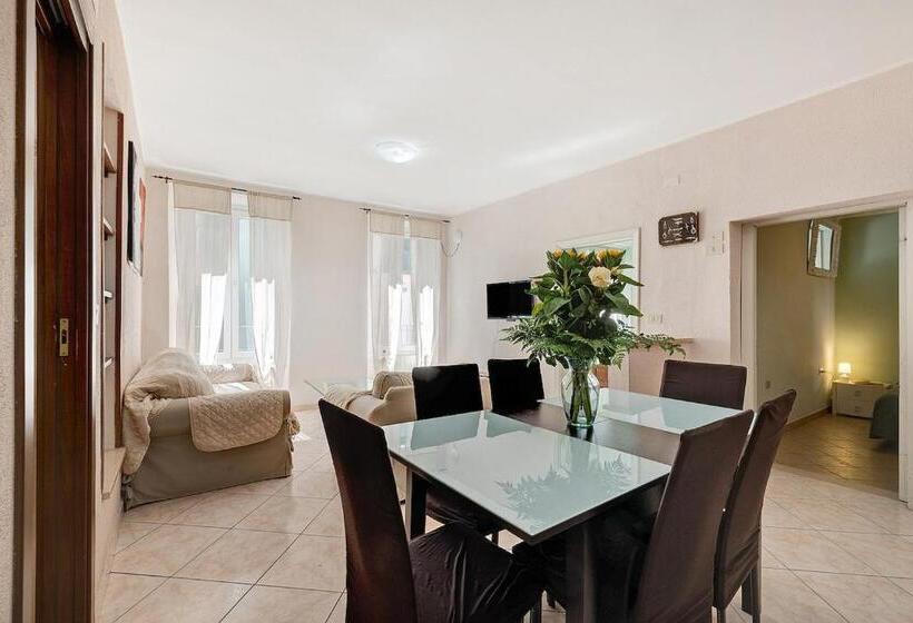 بنسيون Casa Scola Loano