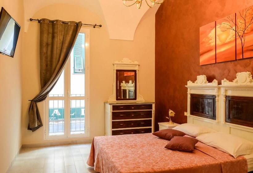 بنسيون Casa Scola Loano