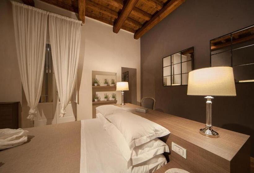 פנסיון Dimora Corteinfiore