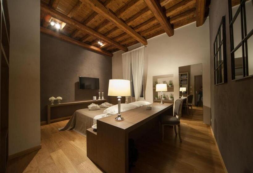 פנסיון Dimora Corteinfiore