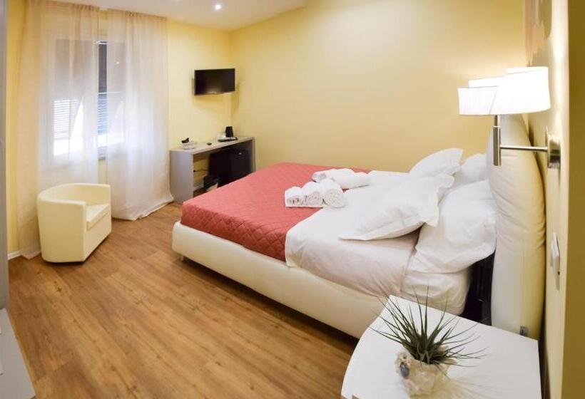 بنسيون Le Veneri Del Golfo