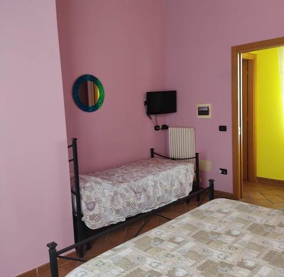 פנסיון Night & Day Affittacamere Di Laura Patuelli