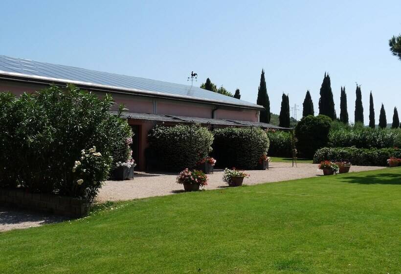 هتل Agriturismo Fattoria Il Casalone