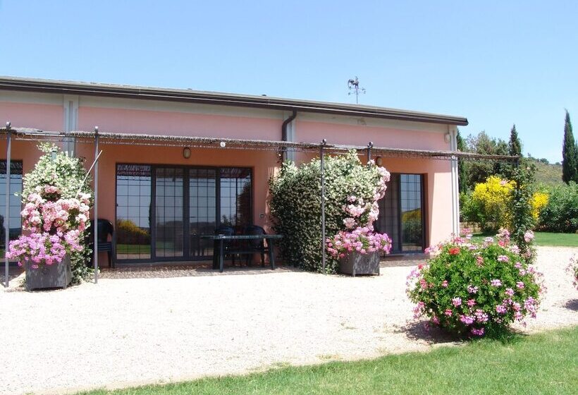 هتل Agriturismo Fattoria Il Casalone