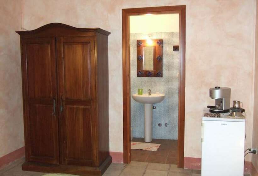 בית מלון כפרי Agriturismo Quartopodere