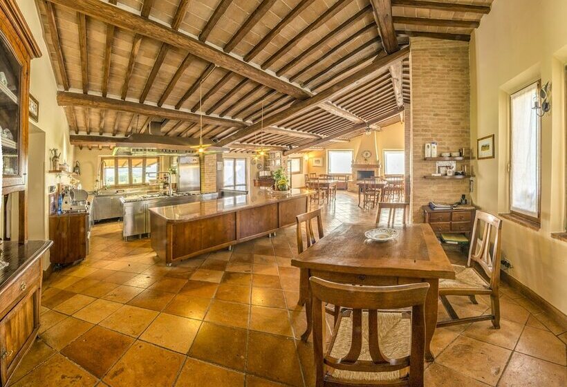 Отель Casali Di Bibbiano