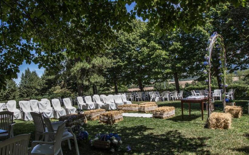 ホテル Tenuta Montebello