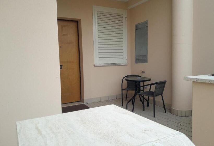 ペンション Monnalisa Village