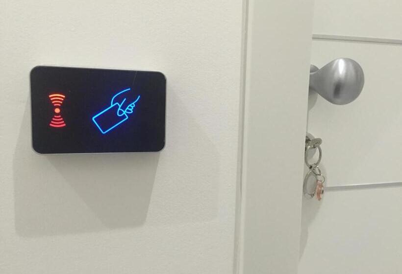 پانسیون Picaflor Art & Rooms