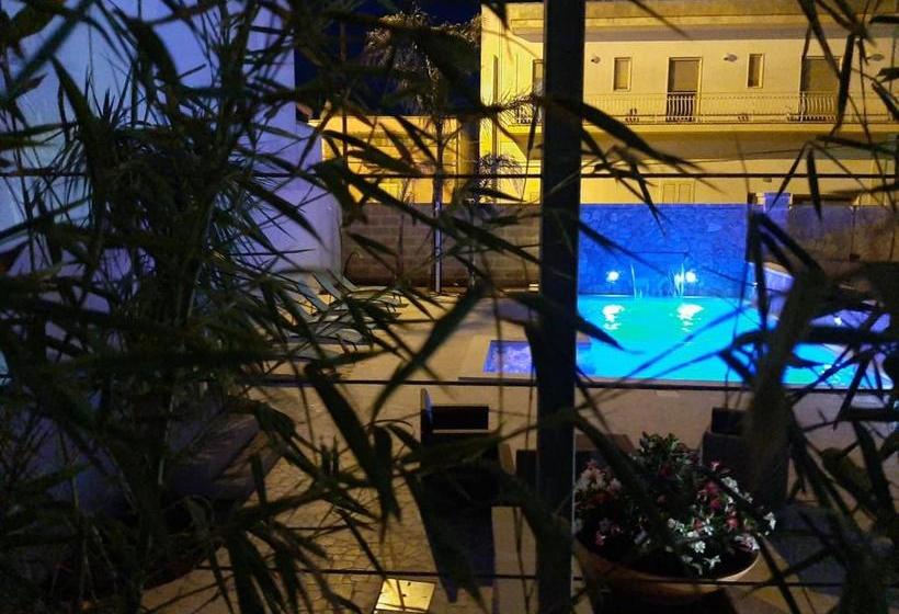 פנסיון Vianova Affittacamere