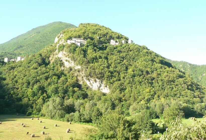 فندق Agriturismo Casale La Palombara