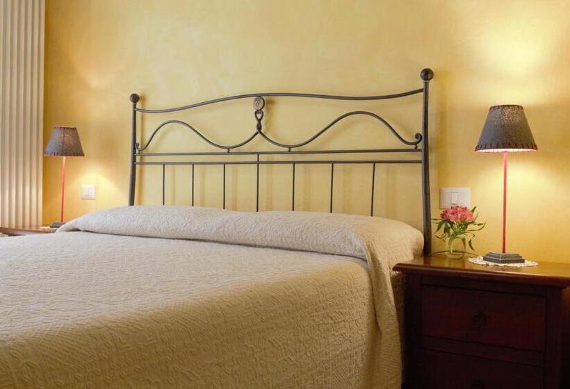 فندق Agriturismo Casale La Palombara