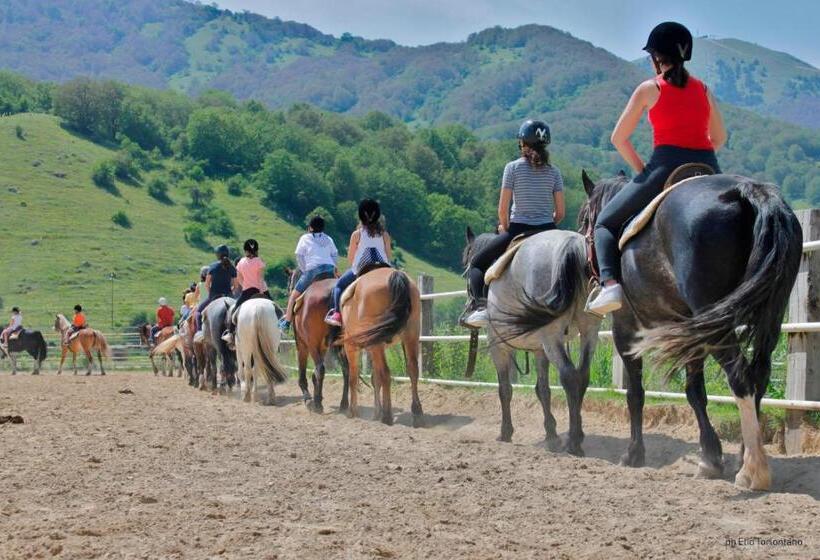 هتل Agriturismo Maneggio Vallecupa