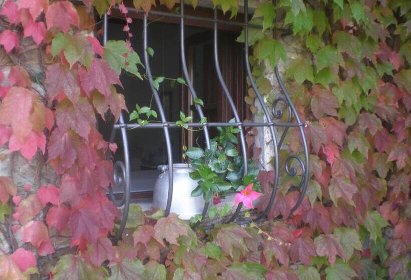 هتل Agriturismo Podere Torre