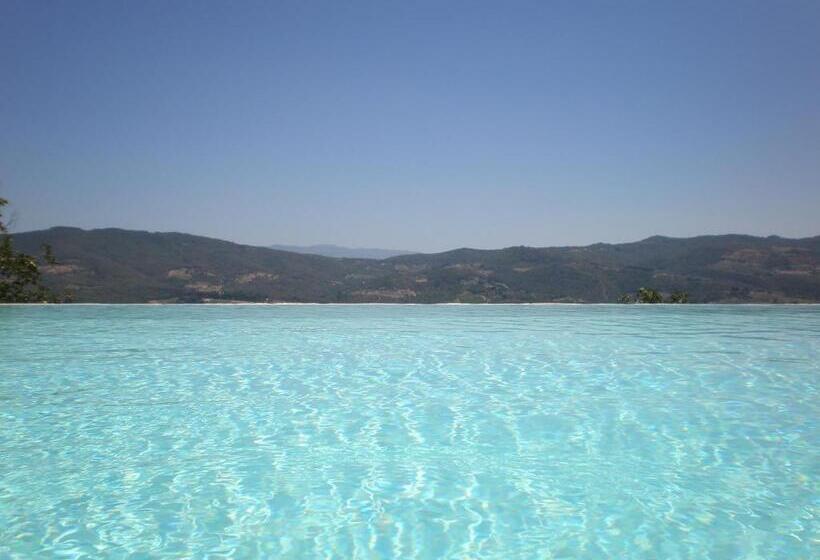 هتل Agriturismo Podere Torre