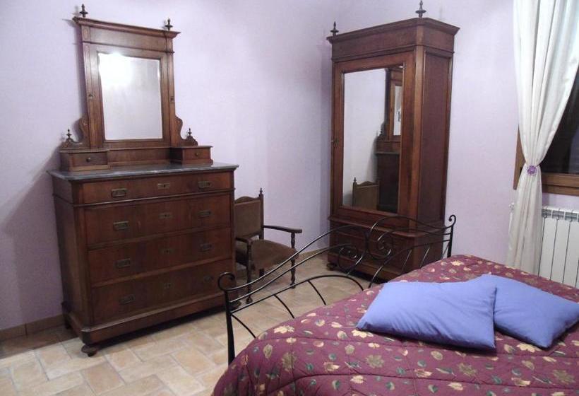 هتل Agriturismo Poponi