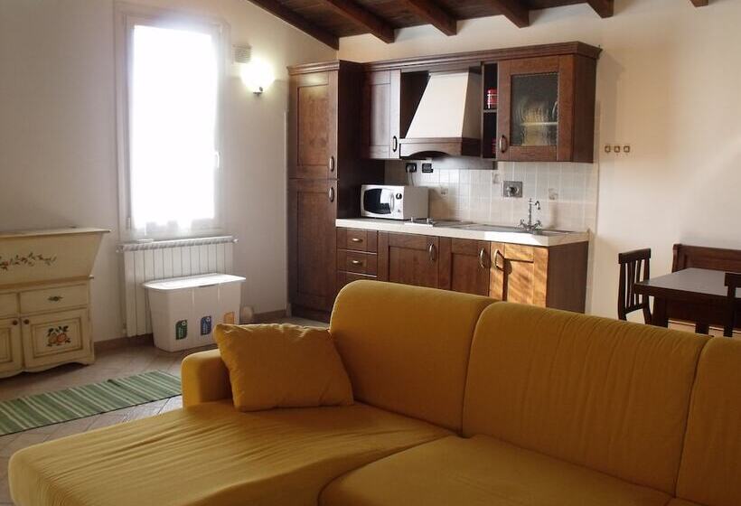 Отель B&b Podere Montese
