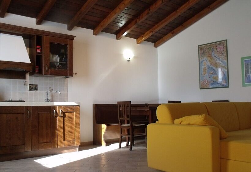 Отель B&b Podere Montese