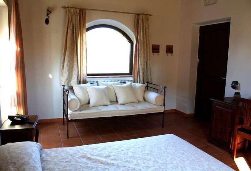 Отель B&b Podere Montese