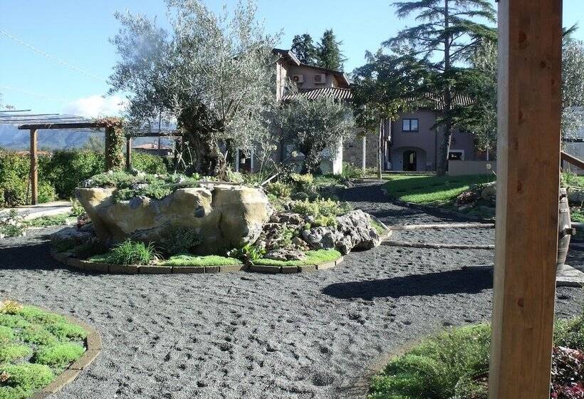 Отель B&b Podere Montese