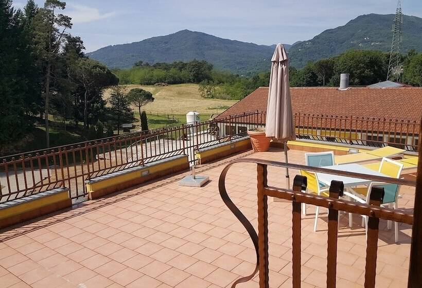 Отель B&b Podere Montese