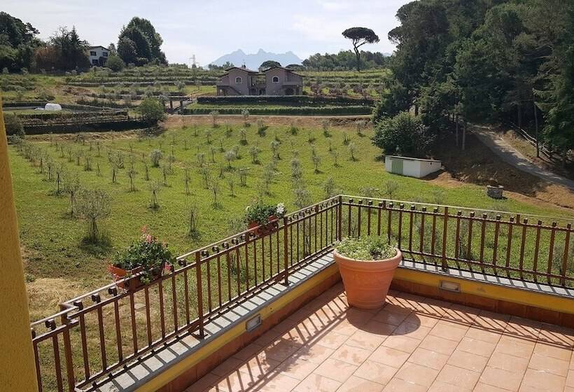 Отель B&b Podere Montese