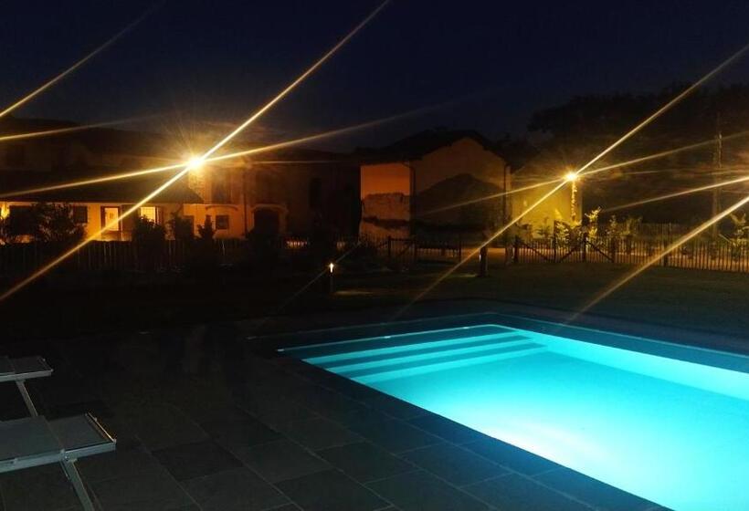 בית מלון כפרי Cascina Formighezzo