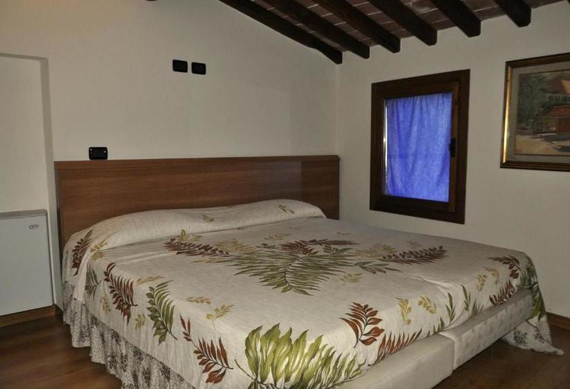 ホテル Agriturismo La Sorgente Di Rossi Valentino