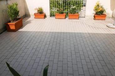 پانسیون Guesthouse Flora