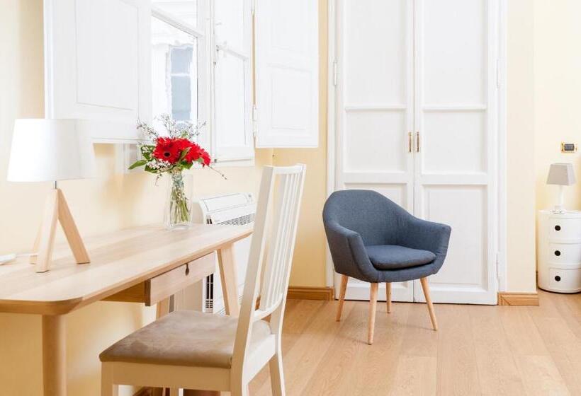 پانسیون Mybedcavour