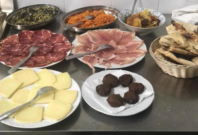 پانسیون Red Stone