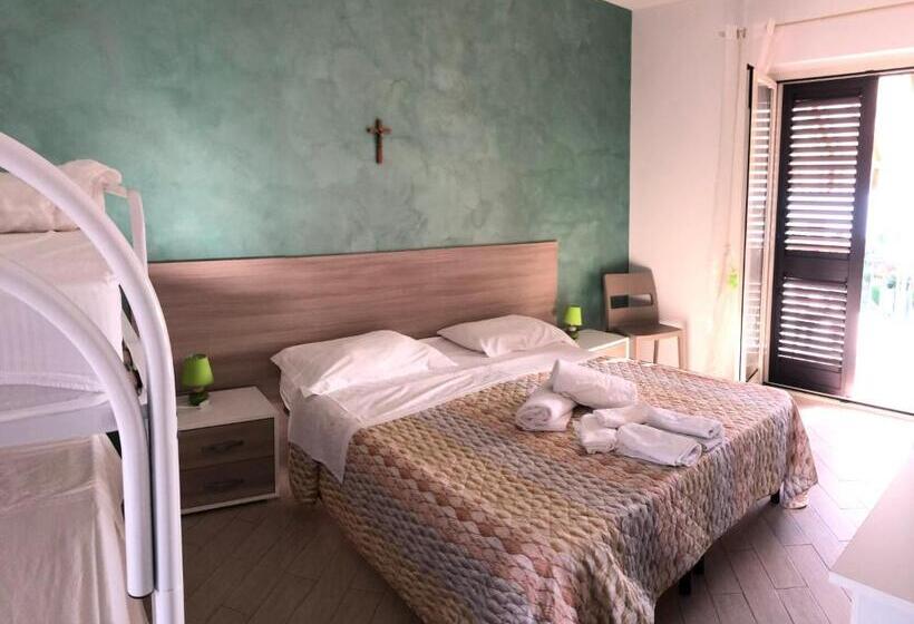 پانسیون Red Stone