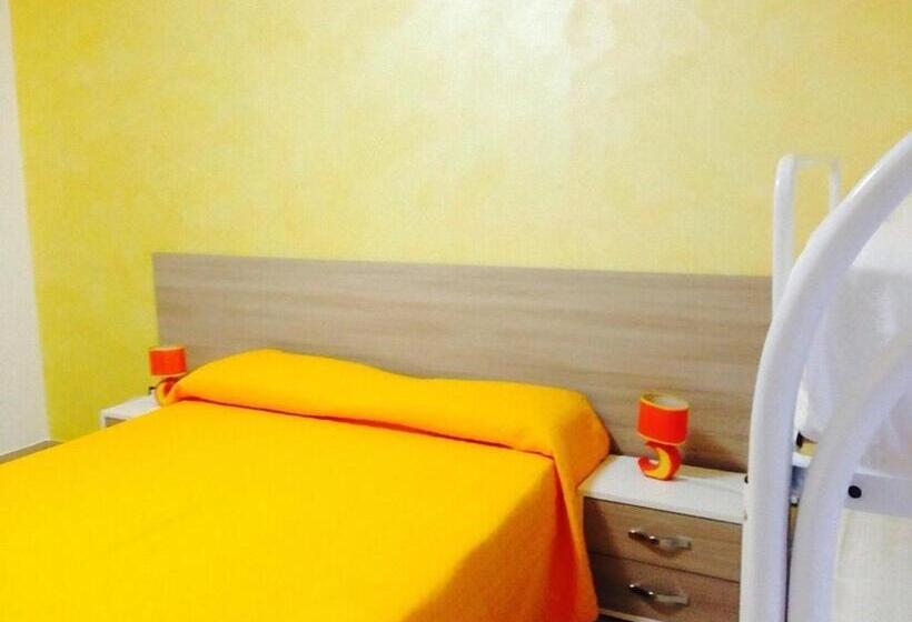 پانسیون Red Stone