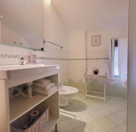 פנסיון Salvia E Rosmarino   Affittacamere In Liguria