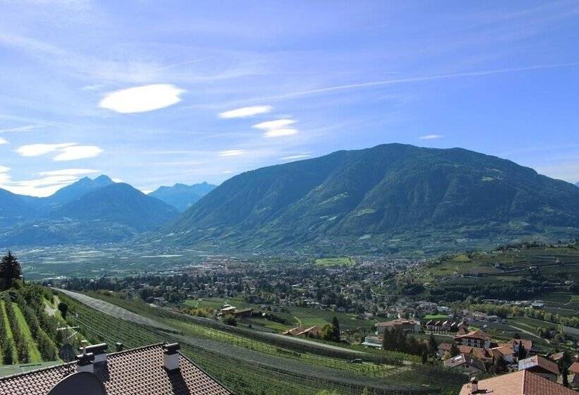 Schenna Garni Eden Bed & Breakfast