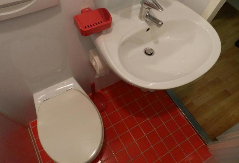 ユースホステル Locanda Trattoria Caffè Cavour