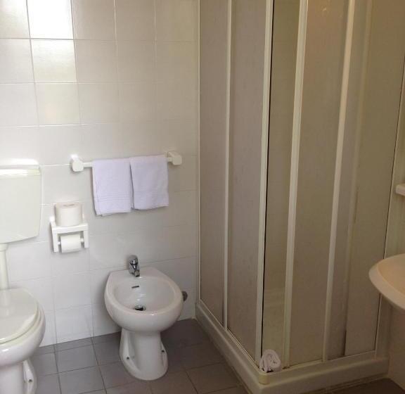 Отель Agriturismo Azienda Agricola La Roccaia