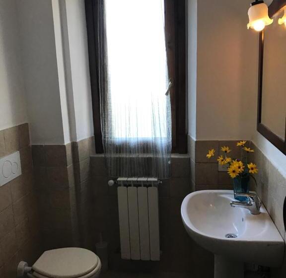 Отель Agriturismo Azienda Agricola La Roccaia