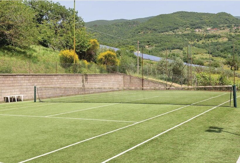 Отель Agriturismo Il Castelluccio