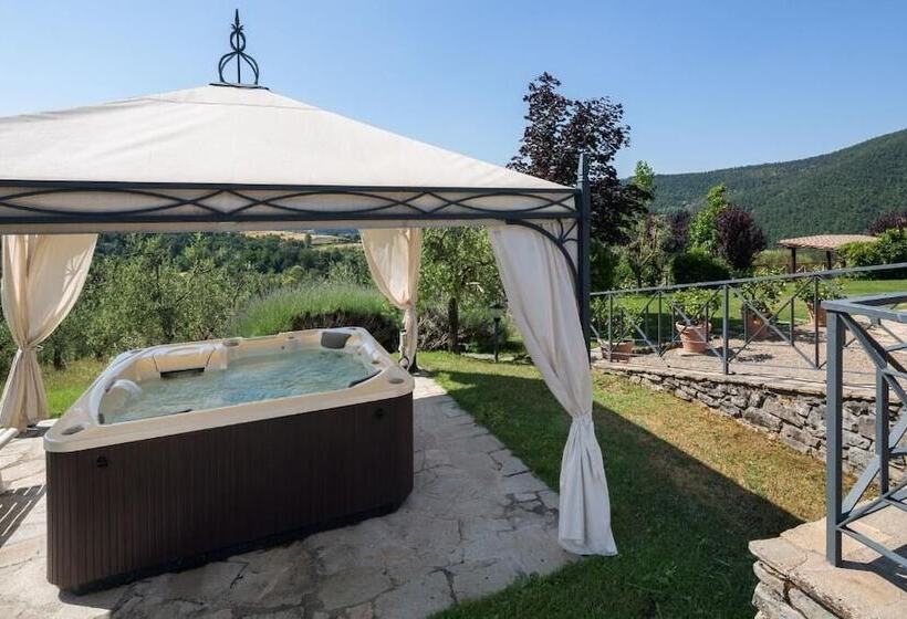 Отель Agriturismo Il Castelluccio