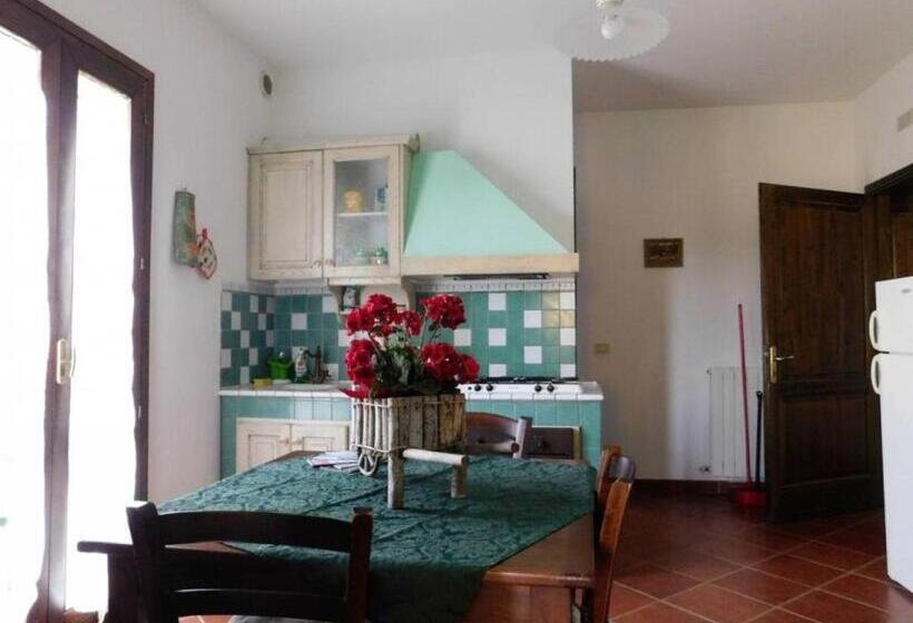 فندق Agriturismo La Steccaia Alta