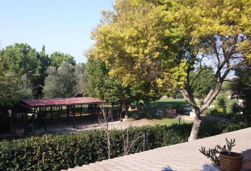 ホテル Agriturismo Pettinari