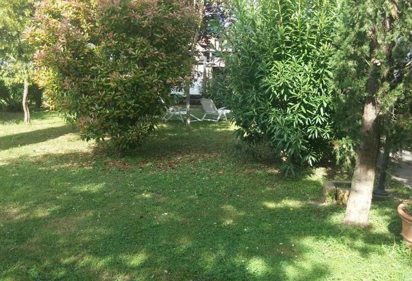 ホテル Agriturismo Pettinari